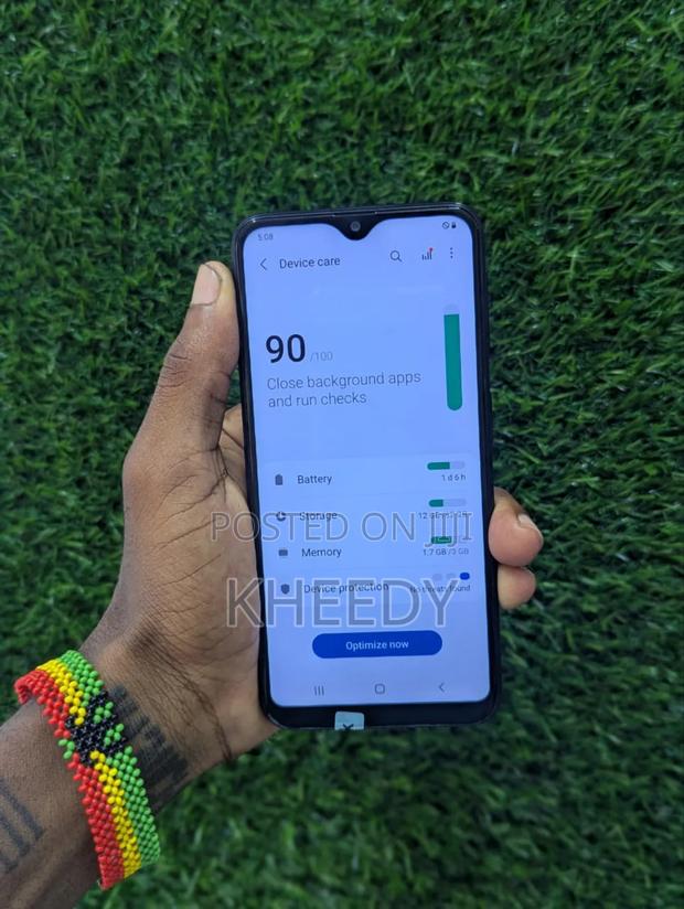 Samsung Galaxy A20 32 GB Black - thumbnail 4