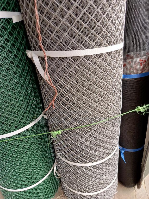 Plastic Fencing and Chicken Mesh - thumbnail 5