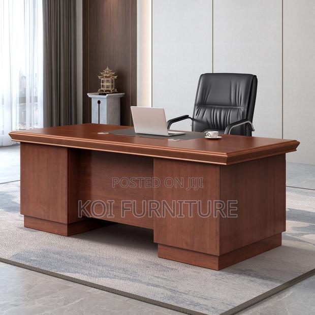 Office Desk : 1.4 Meters Executive Office Table