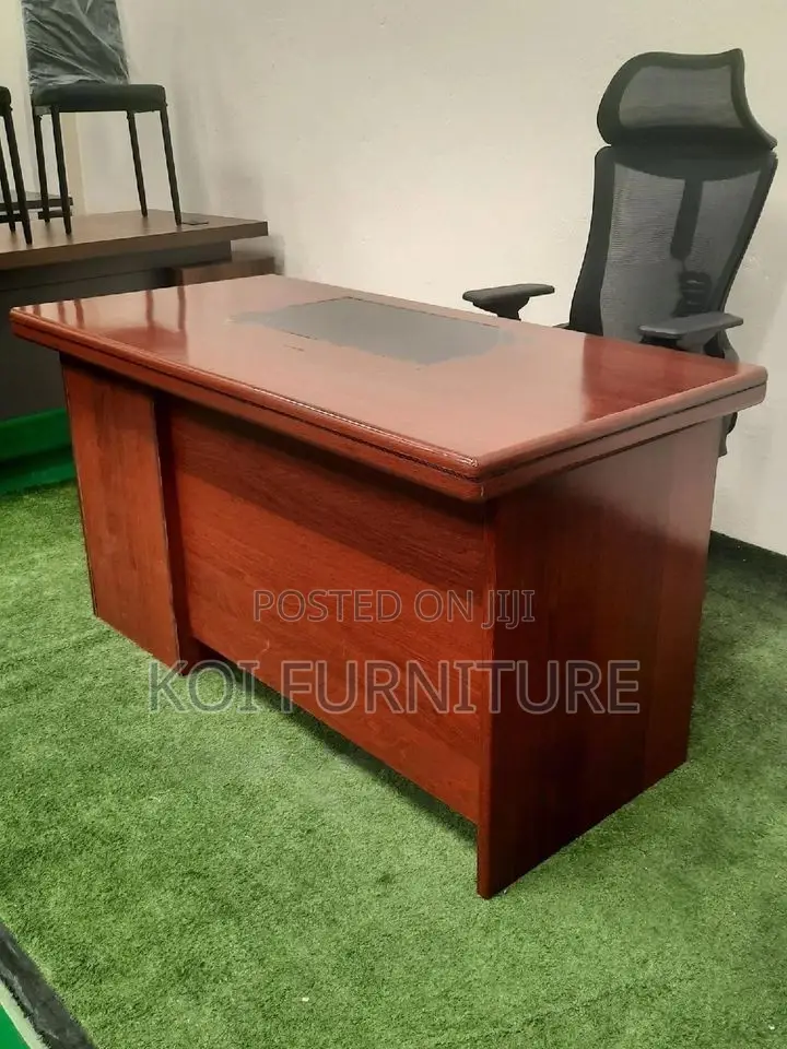 Office Desk : 1.4 Meters Executive Office Table