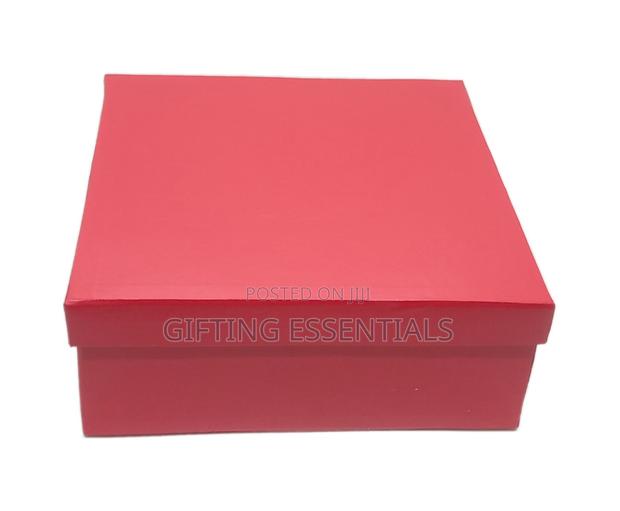 Square Giftboxes With Shredded Paper | Size 9" X 9" X 3.5" - thumbnail 4