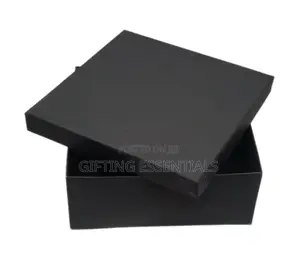Square Giftboxes With Shredded Paper | Size 9" X 9" X 3.5"
