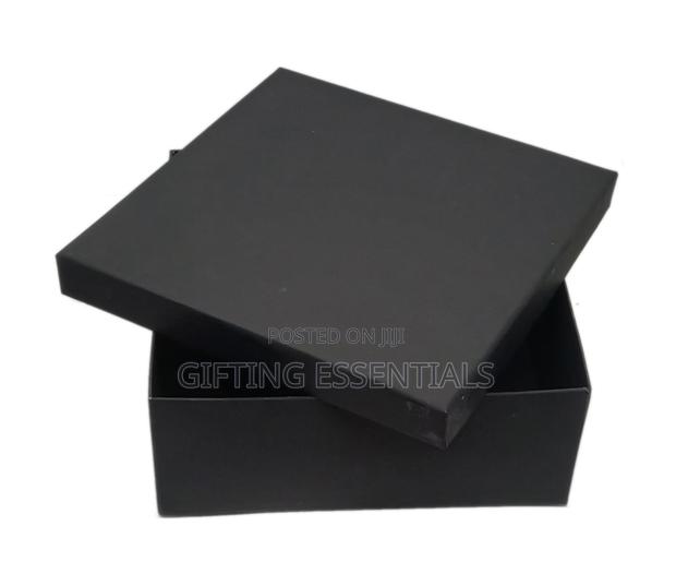 Square Giftboxes With Shredded Paper | Size 9" X 9" X 3.5" - thumbnail 3