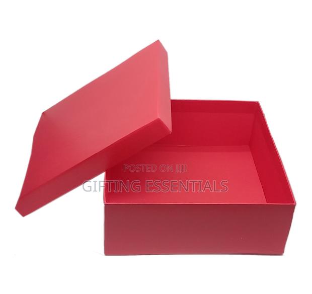 Square Giftboxes With Shredded Paper | Size 9" X 9" X 3.5" - thumbnail 6