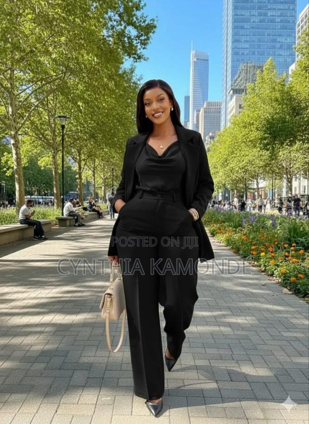 New in Quality Two Piece Suit - thumbnail 2