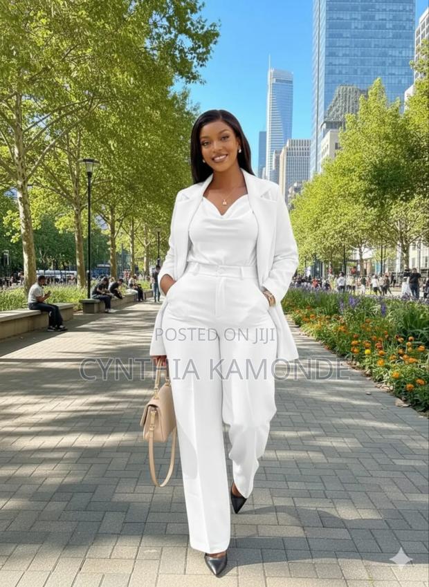 New in Quality Two Piece Suit - thumbnail 3