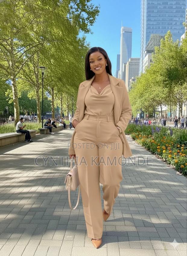 New in Quality Two Piece Suit - thumbnail 4