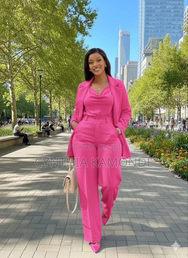 New in Quality Two Piece Suit - thumbnail 5