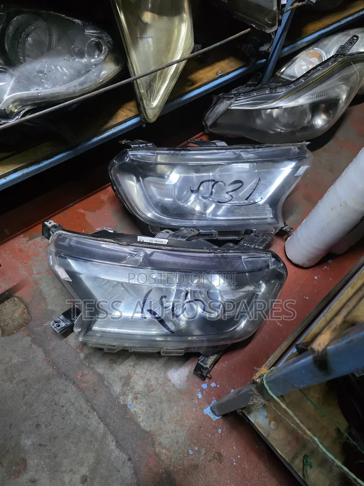 Ford Ranger 2012 Headlight