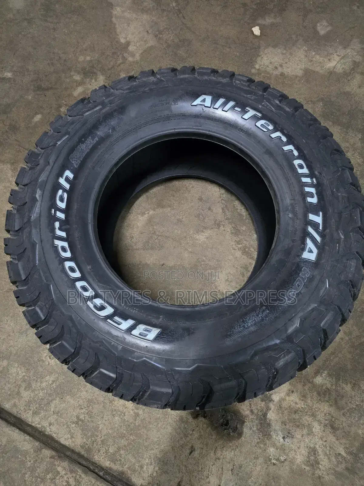275 /70 R16 Bf Goodrich Tyres () All Terrein.