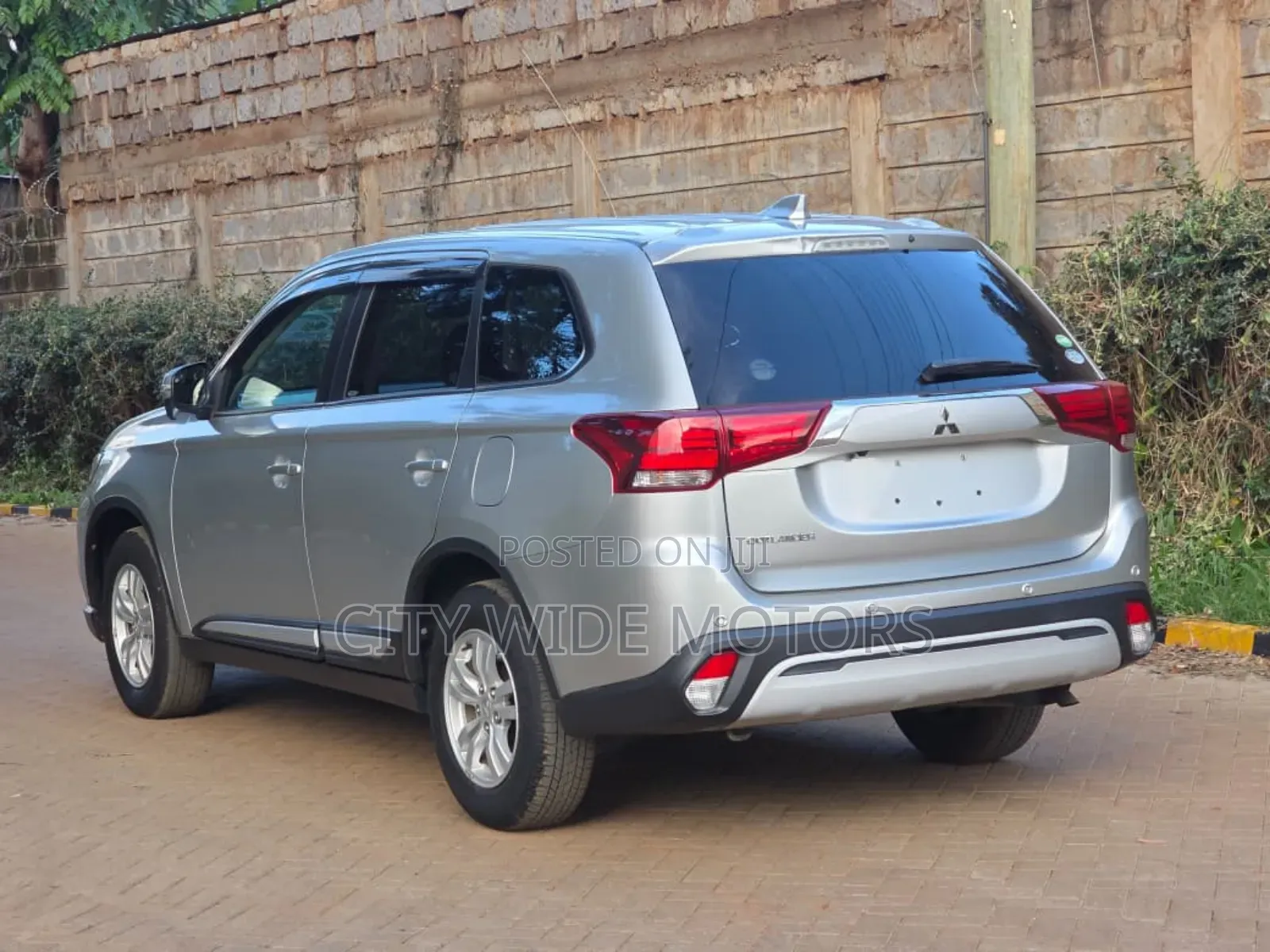 Mitsubishi Outlander 2020 Silver