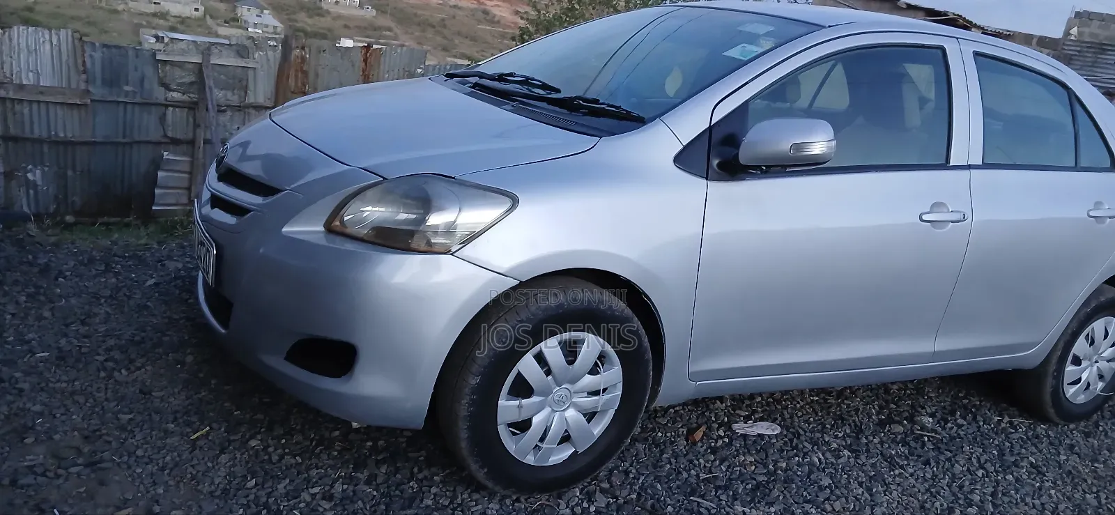 Toyota Belta 2011 Silver