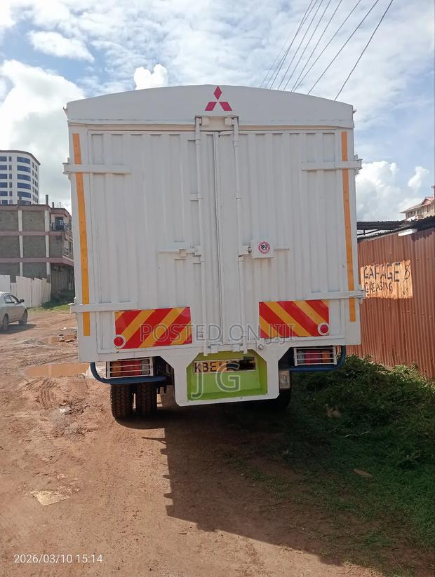 Mitsubishi Fh 215 Local - thumbnail 5