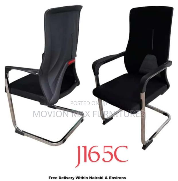 J165c Waiting Chair - main view