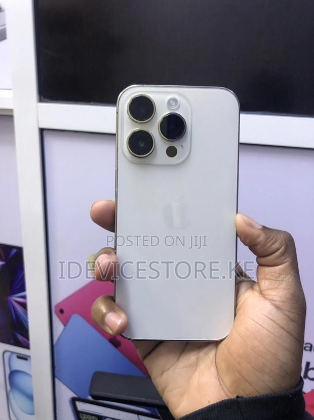 Apple iPhone 14 Pro 256 GB Gold - main view