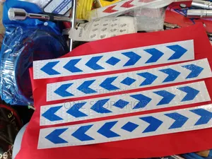 4pcs White Reflective Stickers With Blue Arrows
