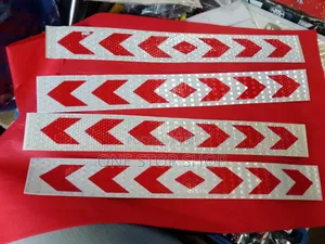 4pc Whitered Arrow Printing Warning Pvc Material Truck Safety Stickers