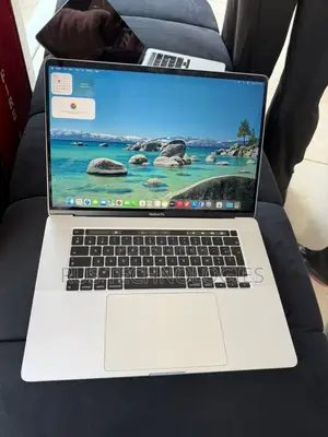 Laptop Apple MacBook 2019 64GB Intel Core i7 SSD 512GB