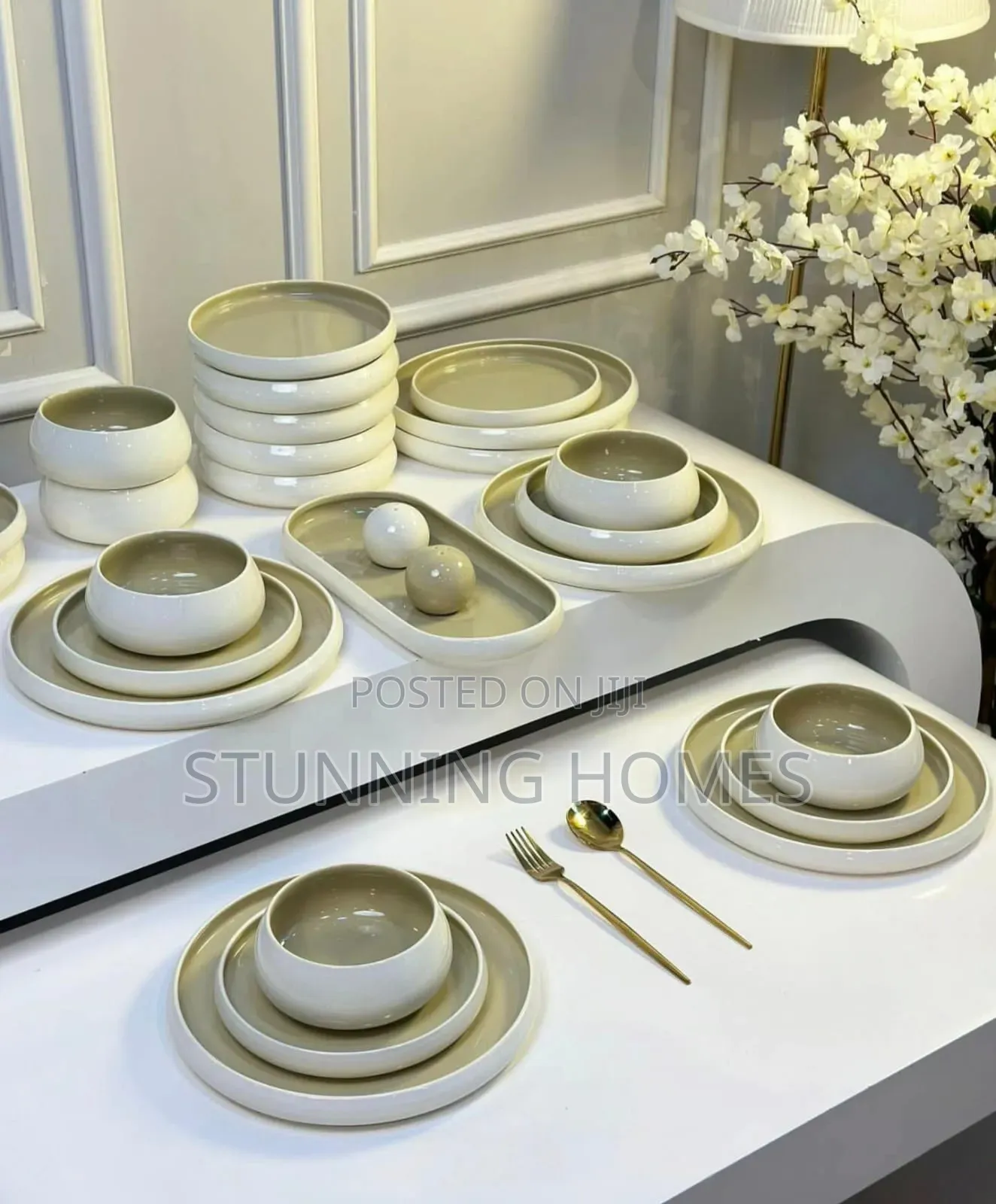 Elegant Statement Dinner Set