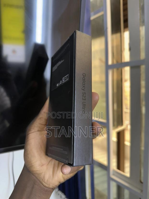 New Samsung Galaxy S23 Ultra 256 GB - thumbnail 4
