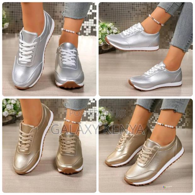 W G. Sneakers