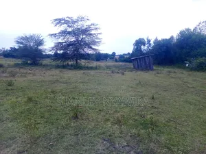 4 Acreas Located Nanyuki Nyeri Highway