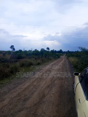 4 Acreas Located Nanyuki Nyeri Highway