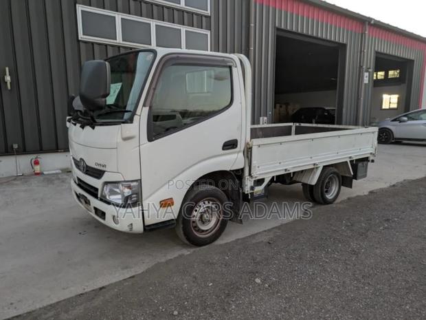 Toyota Dyna - thumbnail 3