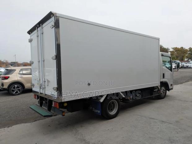 Isuzu Elf 2020 - thumbnail 4