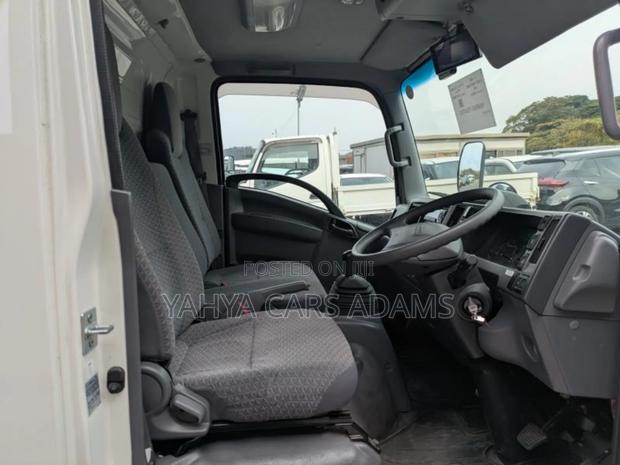 Isuzu Elf 2020 - thumbnail 7