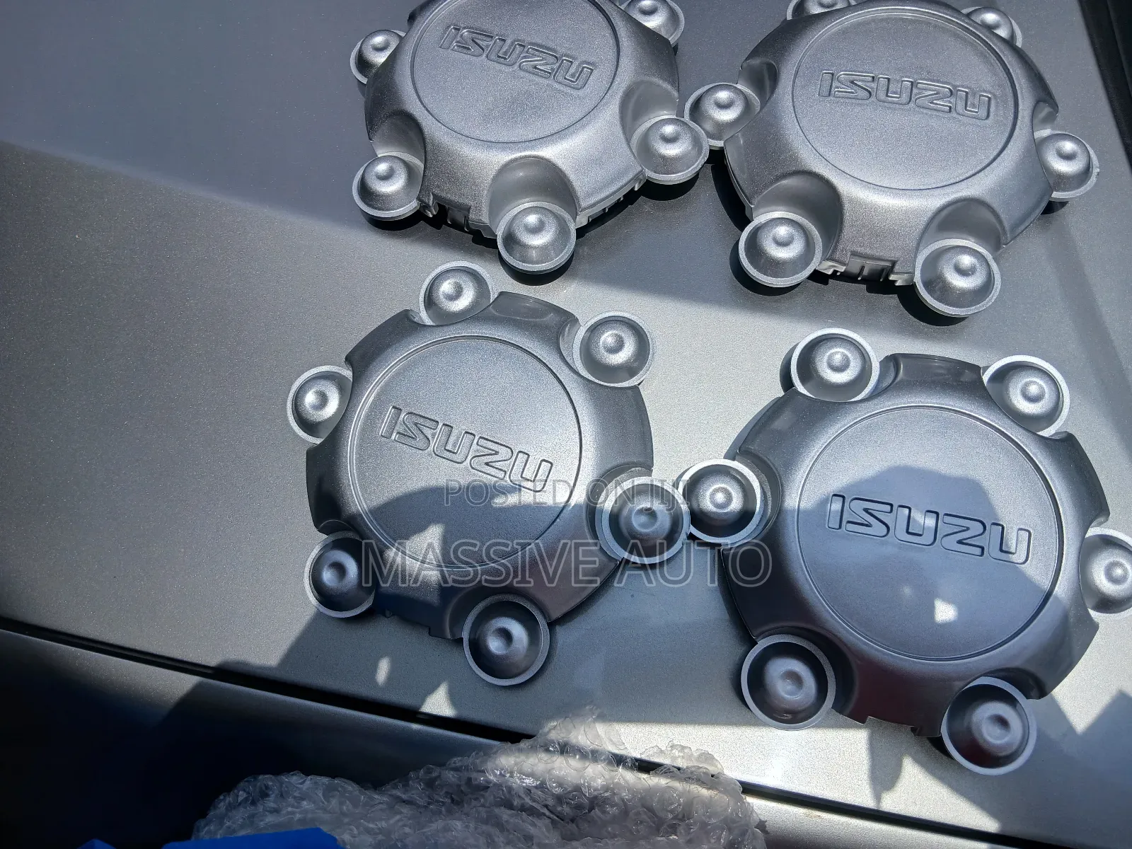 Isuzu Dmax Centre Wheel Caps / Dmax Center Wheel Caps