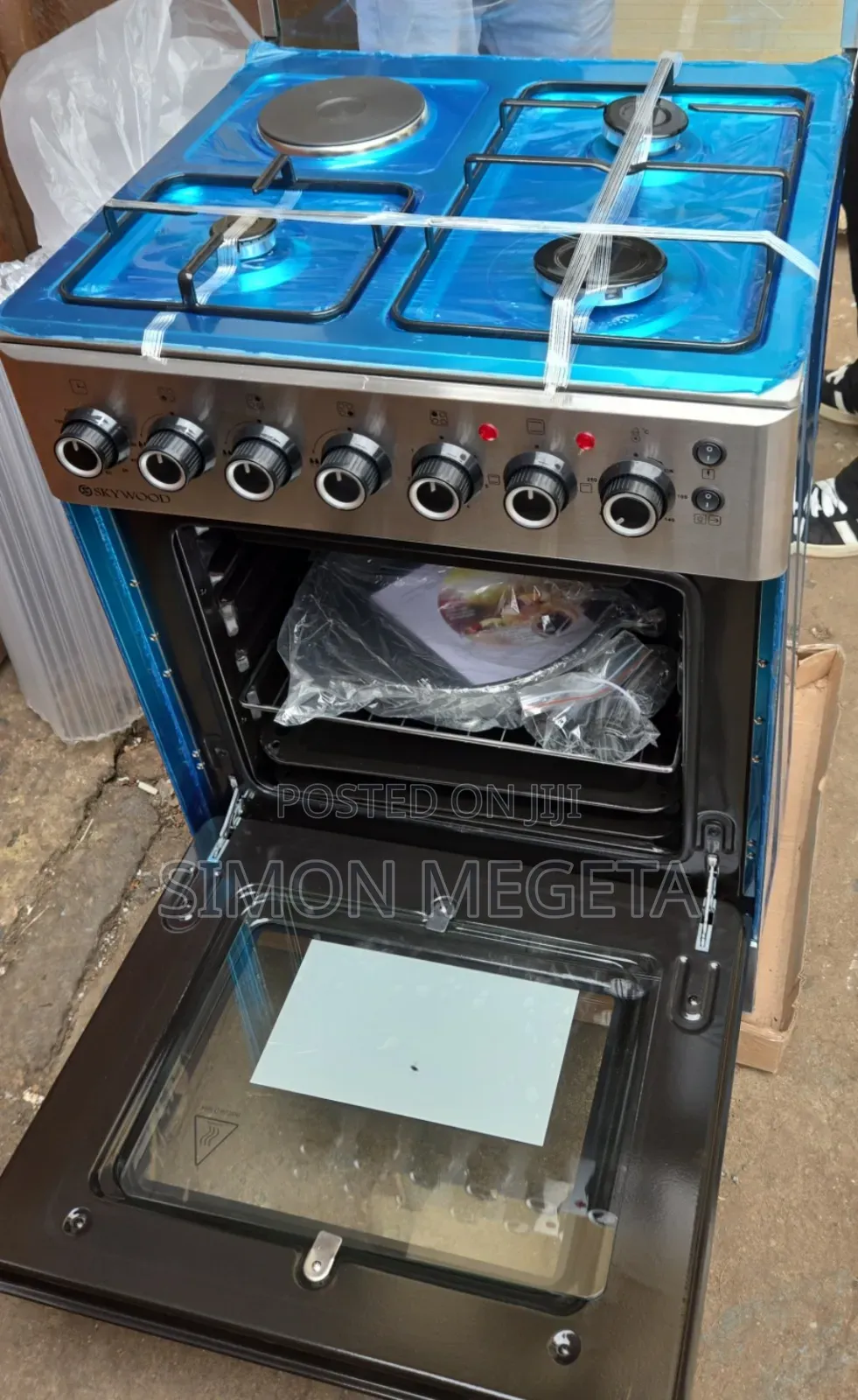 60 by 60 Skyworth Cooker 3+1