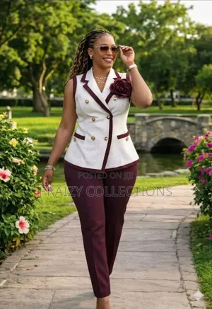 Stylish Two-Piece With Sleeveless Blazer