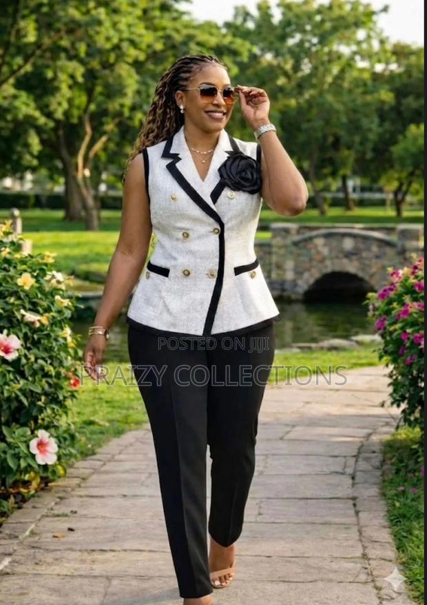 Stylish Two-Piece With Sleeveless Blazer - thumbnail 6