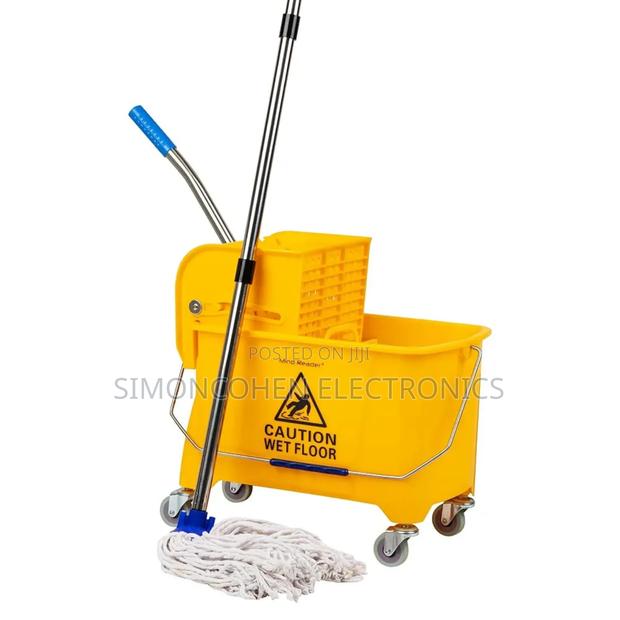 High Quality 20l Cleaning Bucket With Wringer /Water Squeezer Truck