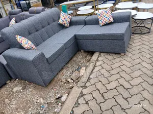 Morden Five Seater Sofa Set Available for Sake