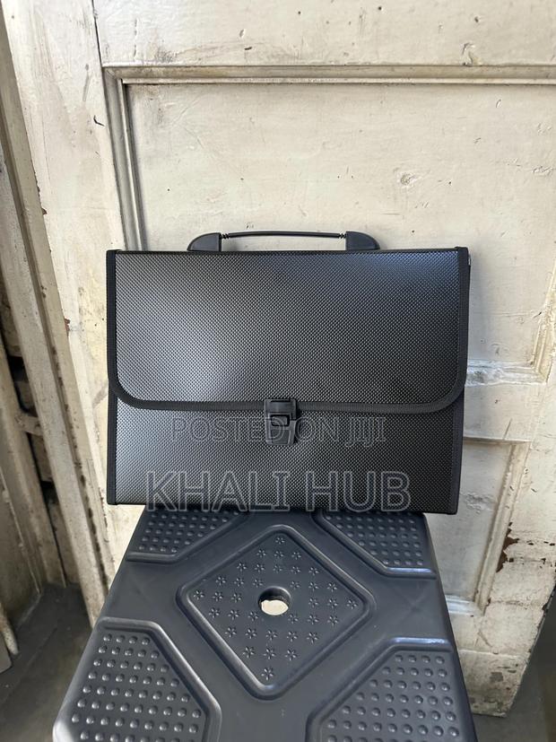 Expanding File Folder A4 - main view