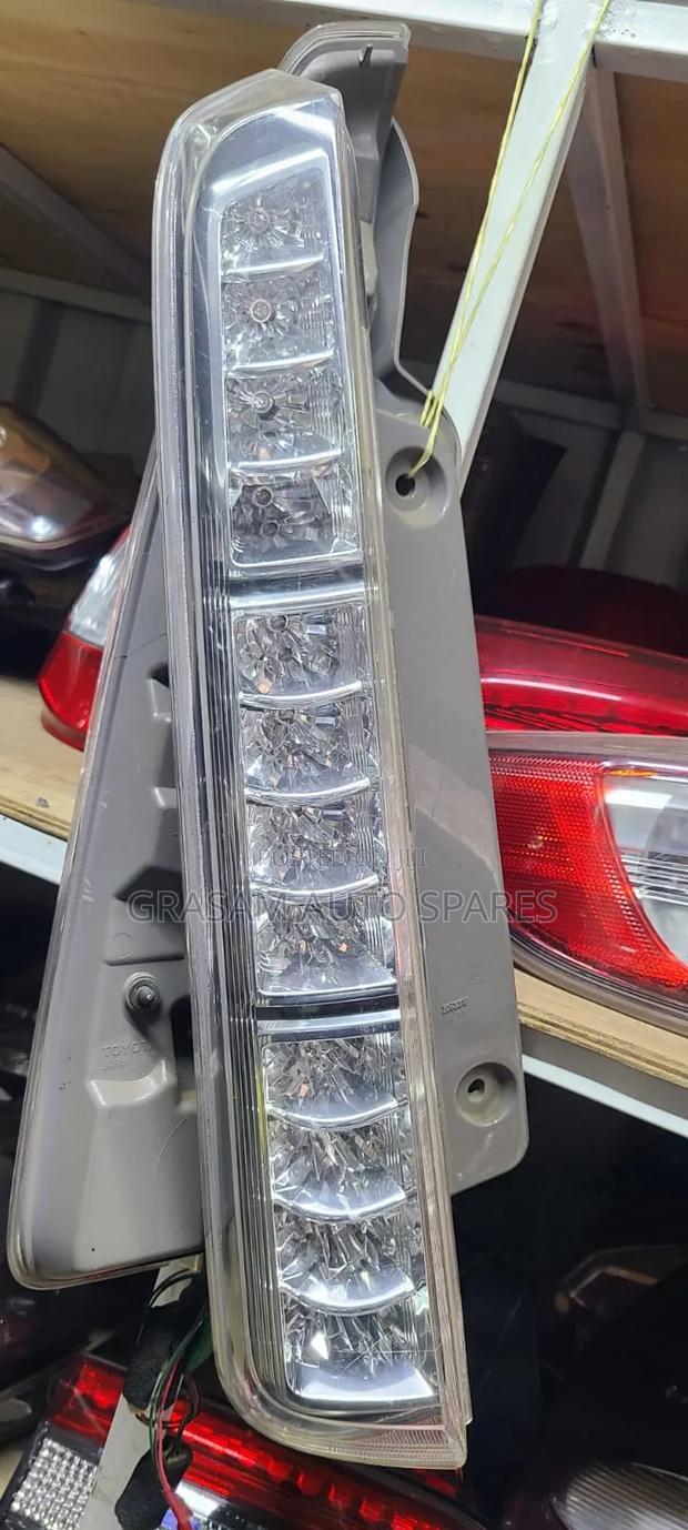 Toyota Isis 2012 Backlight