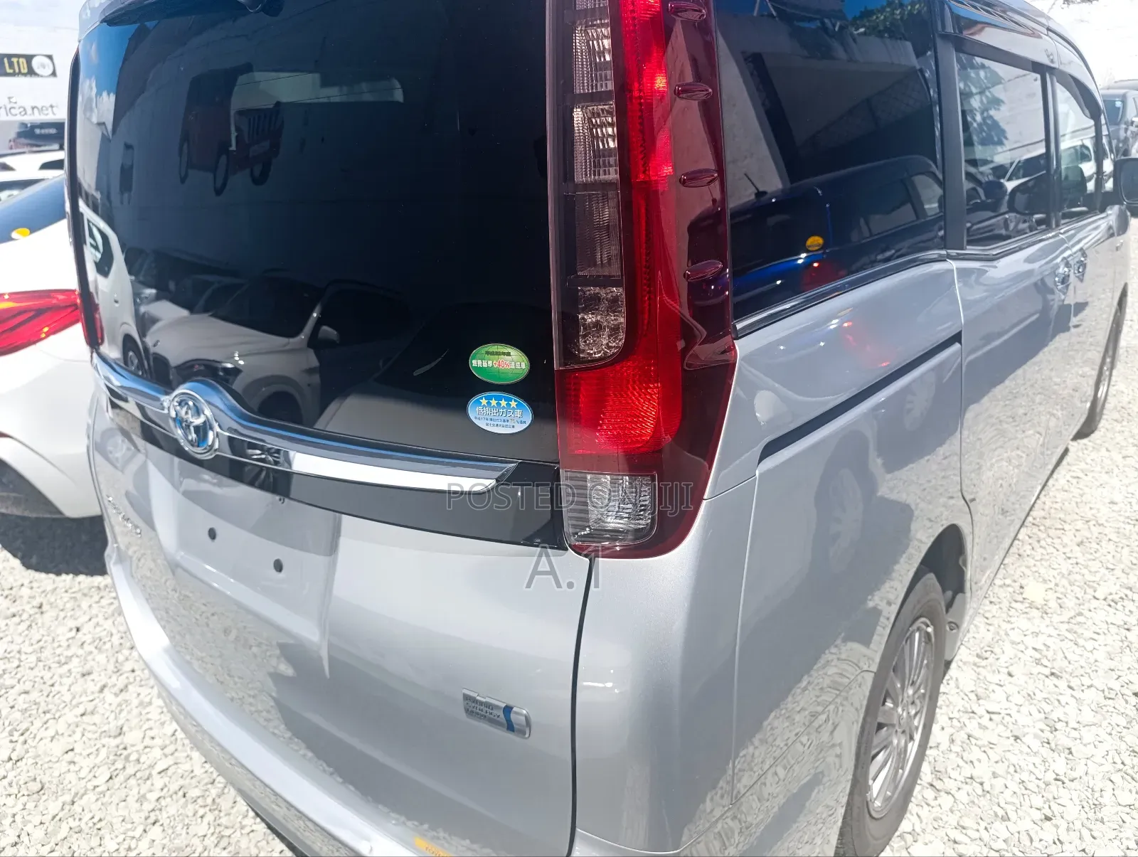 Toyota Esquire 1.8 FWD Hybrid (7 seater) 2018 Silver