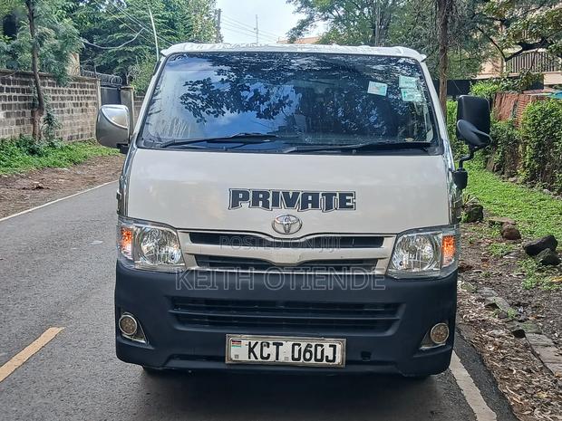 Toyota HiAce 2012 White
