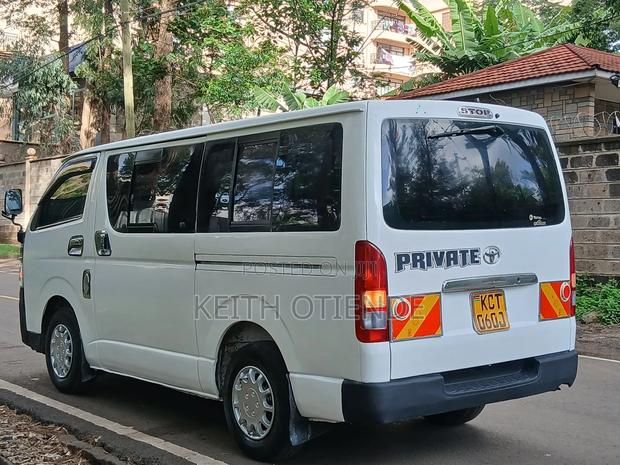 Toyota HiAce 2012 White - thumbnail 4