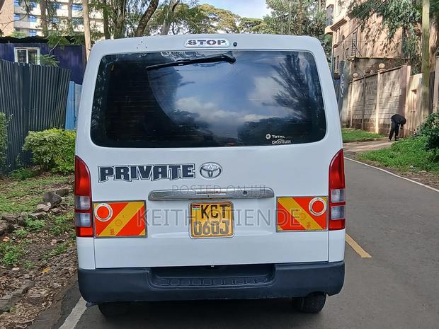 Toyota HiAce 2012 White - thumbnail 5