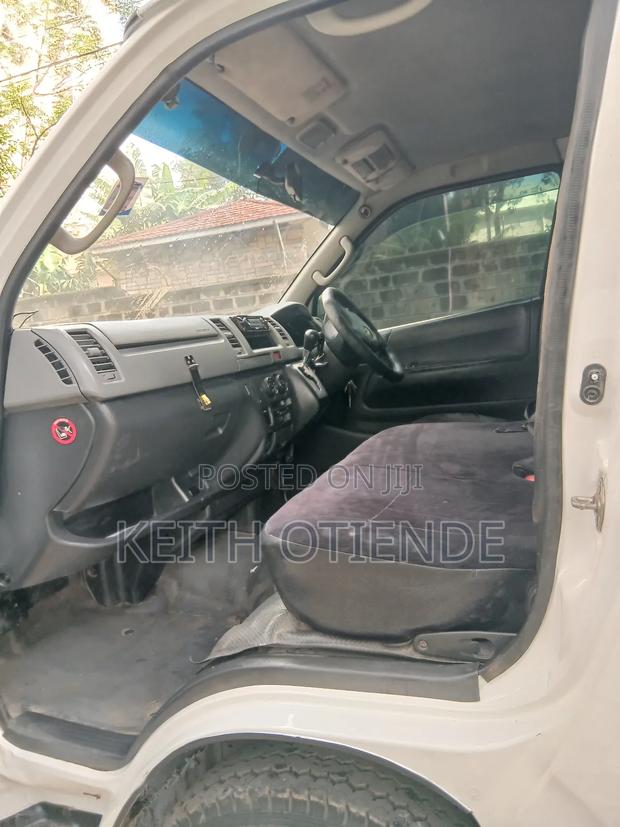 Toyota HiAce 2012 White - thumbnail 7