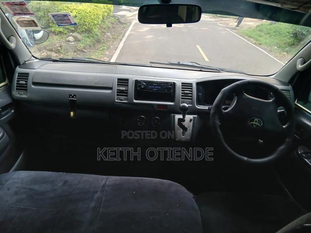 Toyota HiAce 2012 White - thumbnail 10
