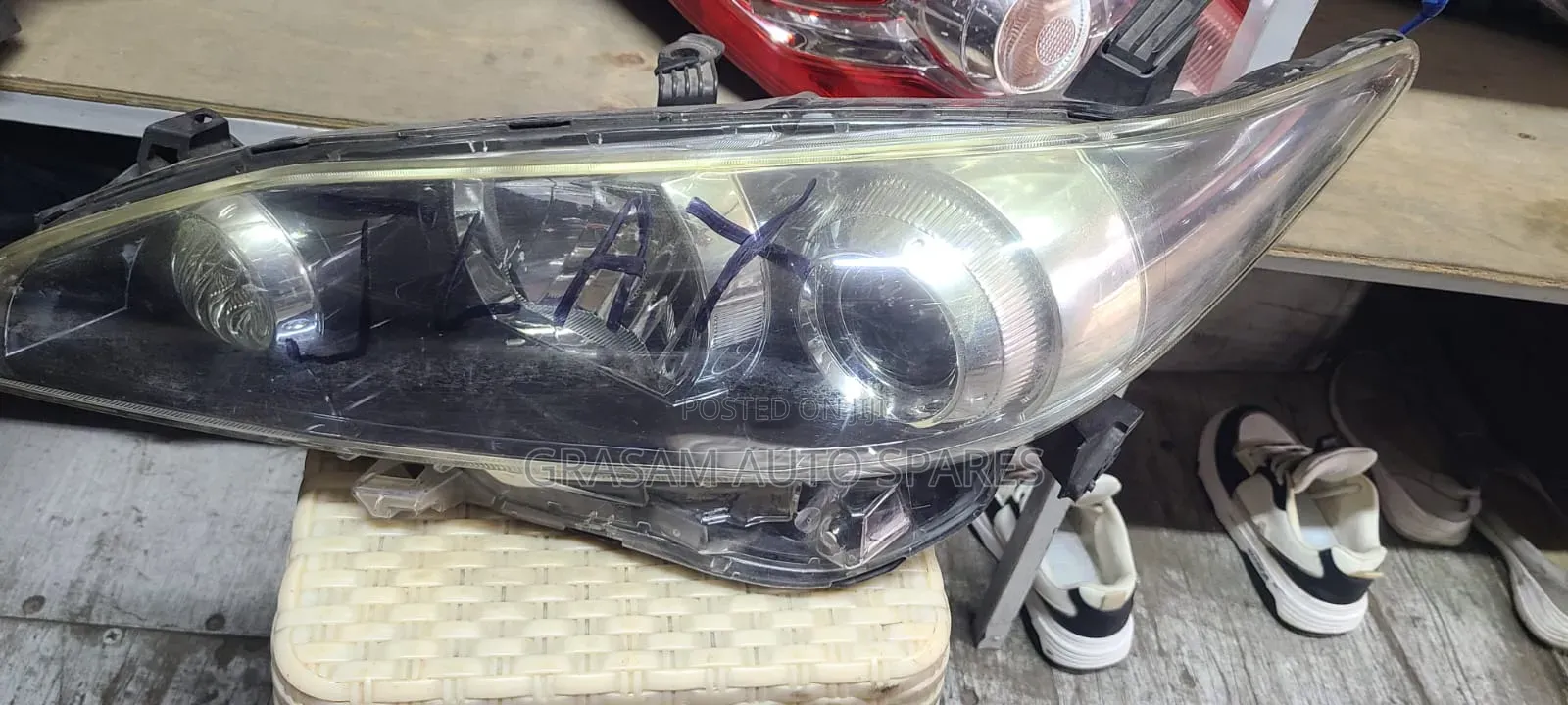 Toyota Wish 2010/2015 Xenon Headlight