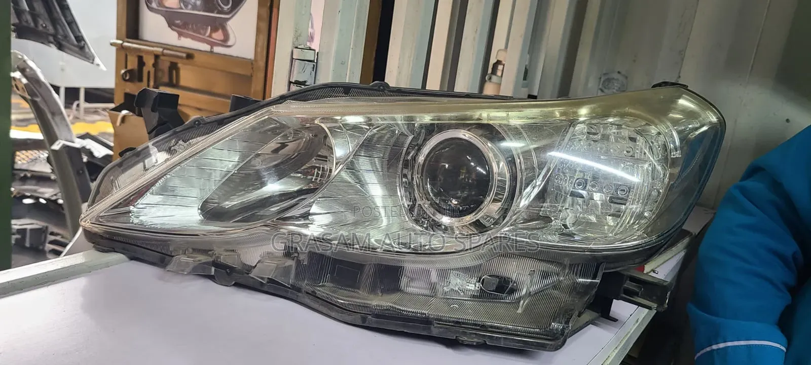 Toyota Mark X 2010 Headlight