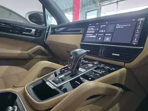 Porsche Cayenne 2019 White