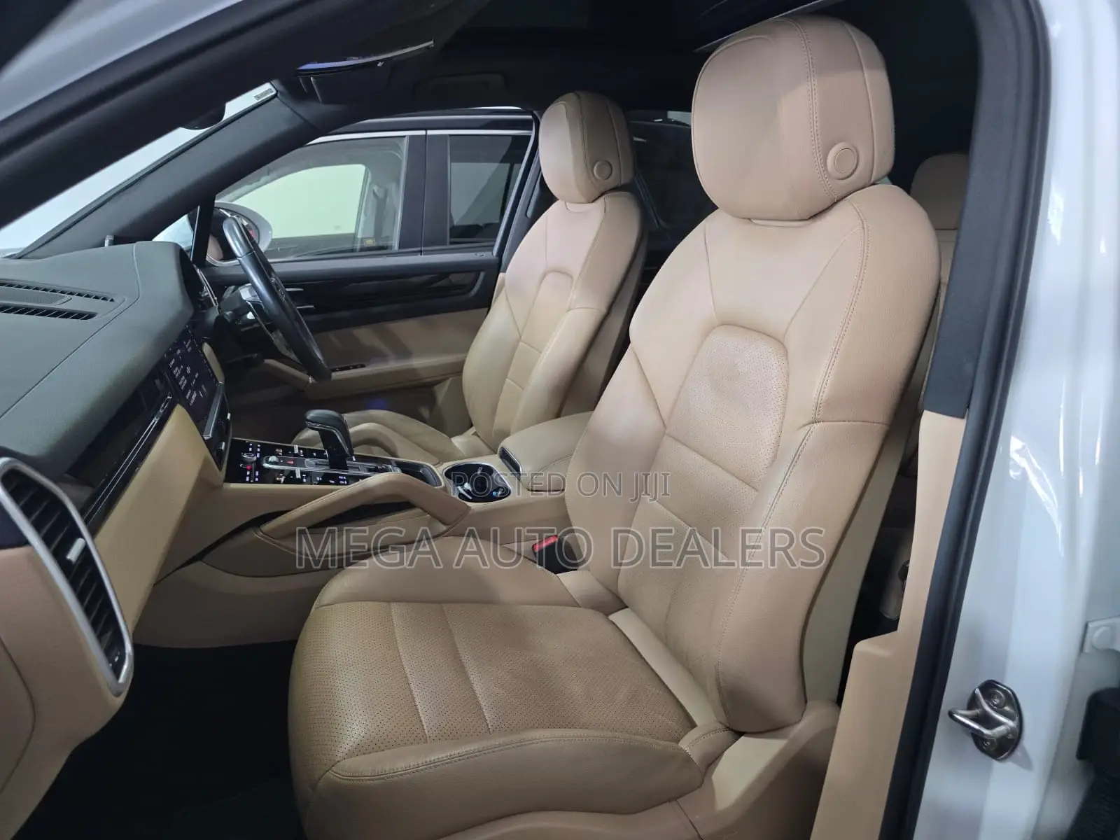 Porsche Cayenne 2019 White