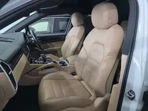 Porsche Cayenne 2019 White