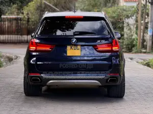 BMW X5 xDrive50i 4dr SUV AWD (4.4L 8cyl Turbo 8A) 2015 Blue